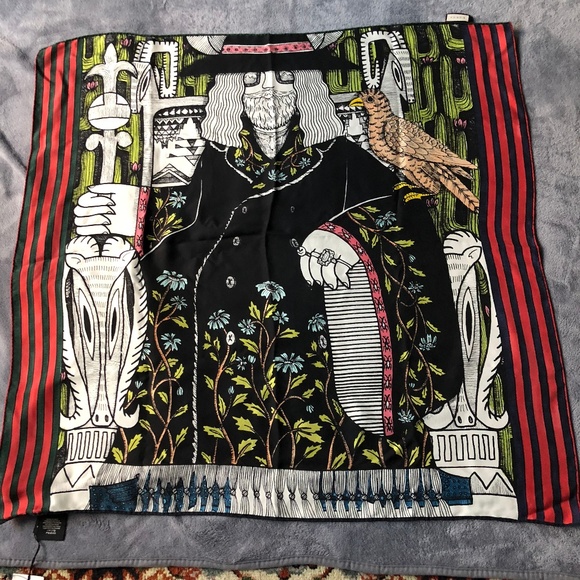GUCCI "ALESSANDRO POWER FOULARD" 100% Silk Carré - Picture 1 of 8
